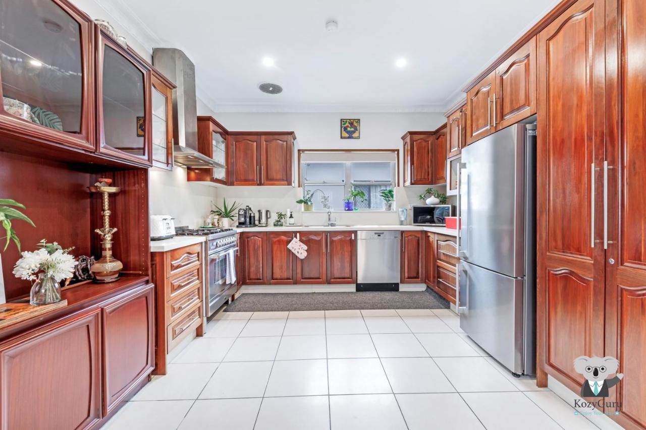 Kozyguru / Rockdale / Spacious Modern 2 Bedrooms Nro147 * Sydney